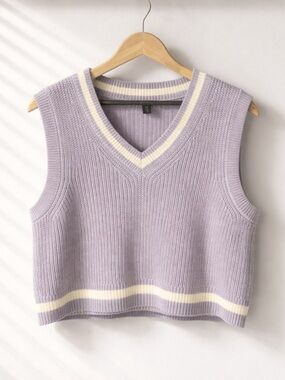 Divided Pastel Purple Vest with With Accents | Size Large | Layering | Spring